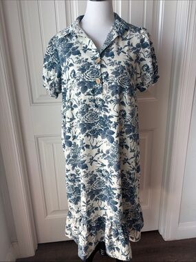 Sapphire toile Blue Floral Midi Dress with wooden buttons